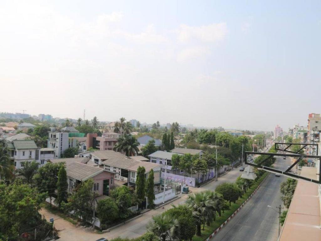 8Day Hotel Rangoon Eksteriør billede