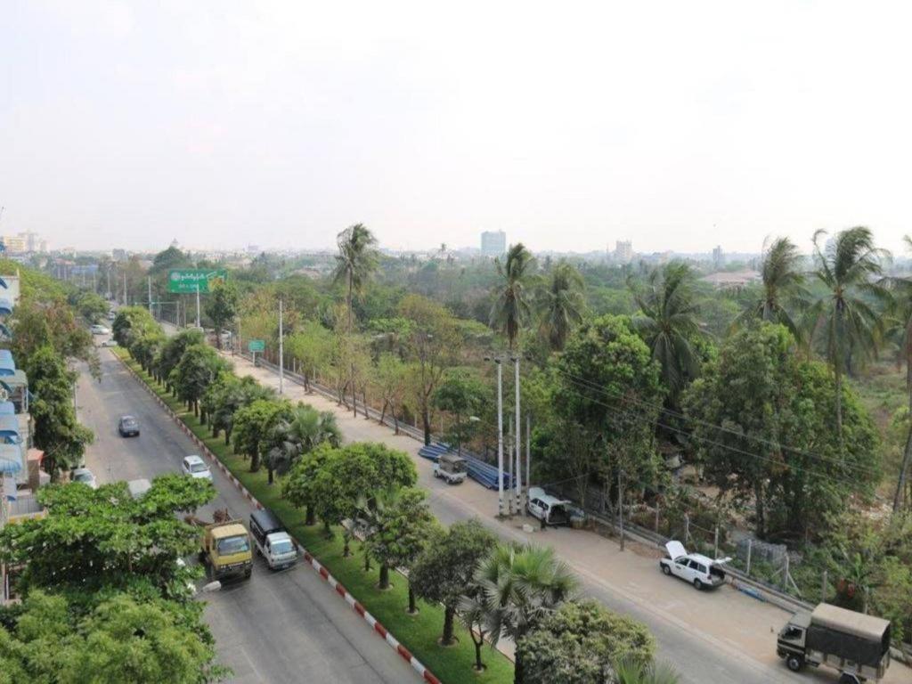 8Day Hotel Rangoon Eksteriør billede