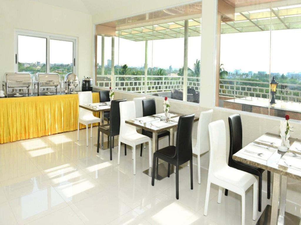 8Day Hotel Rangoon Eksteriør billede
