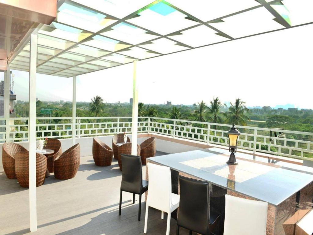 8Day Hotel Rangoon Eksteriør billede